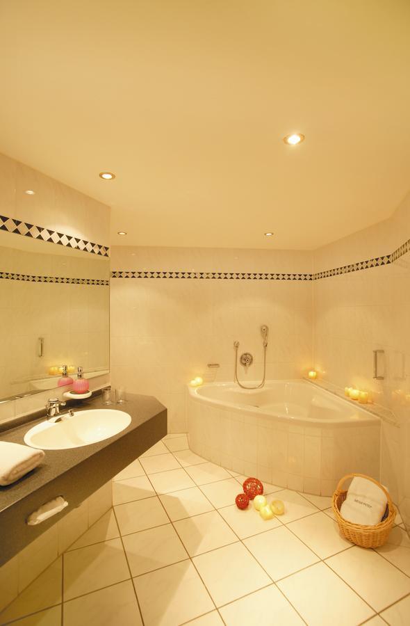 Hotel Neue Post โบเดนไมส์ ภายนอก รูปภาพ