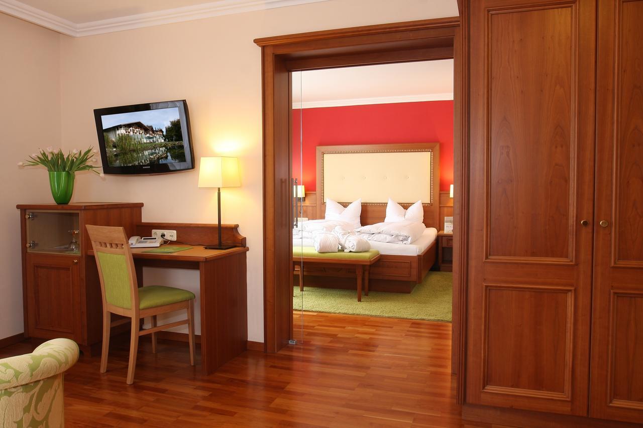 Hotel Neue Post โบเดนไมส์ ภายนอก รูปภาพ